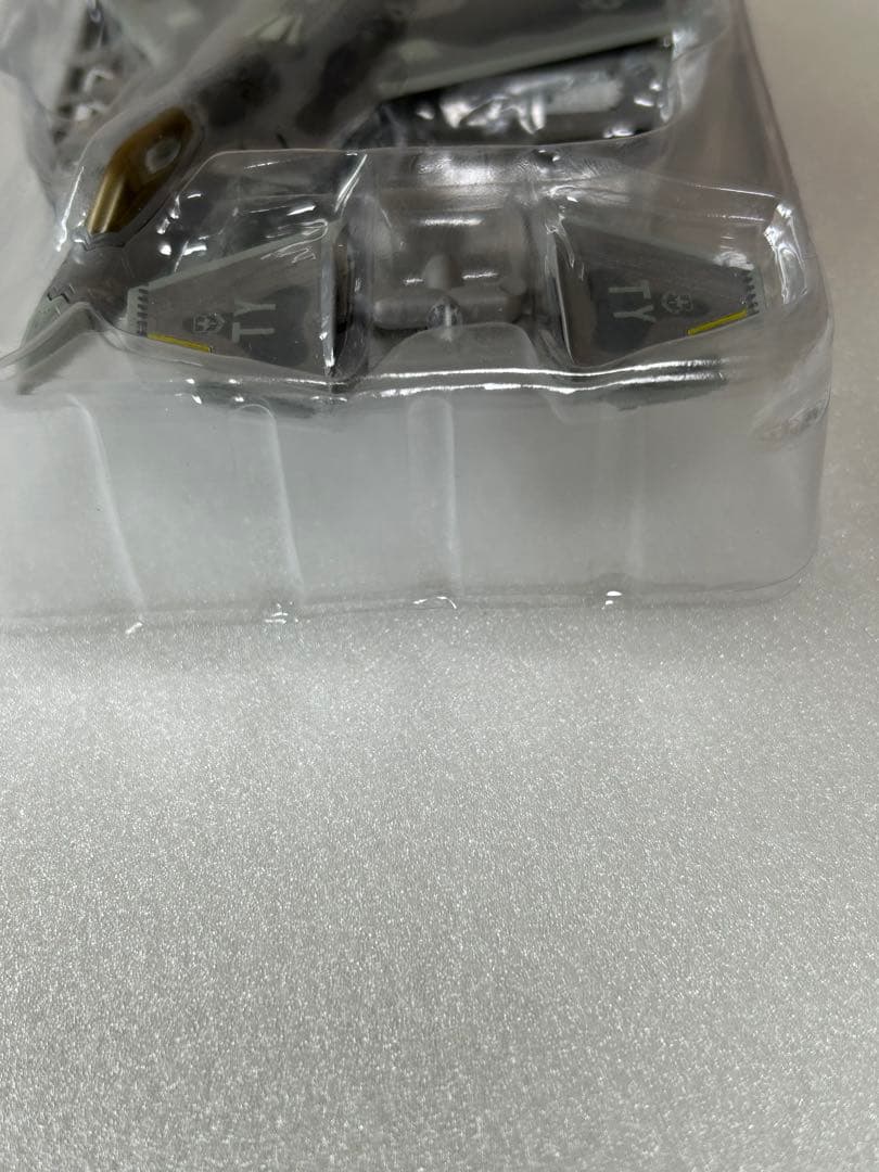 エフトイズ1/144 F-22 ラプター　ハイスペックシリーズ