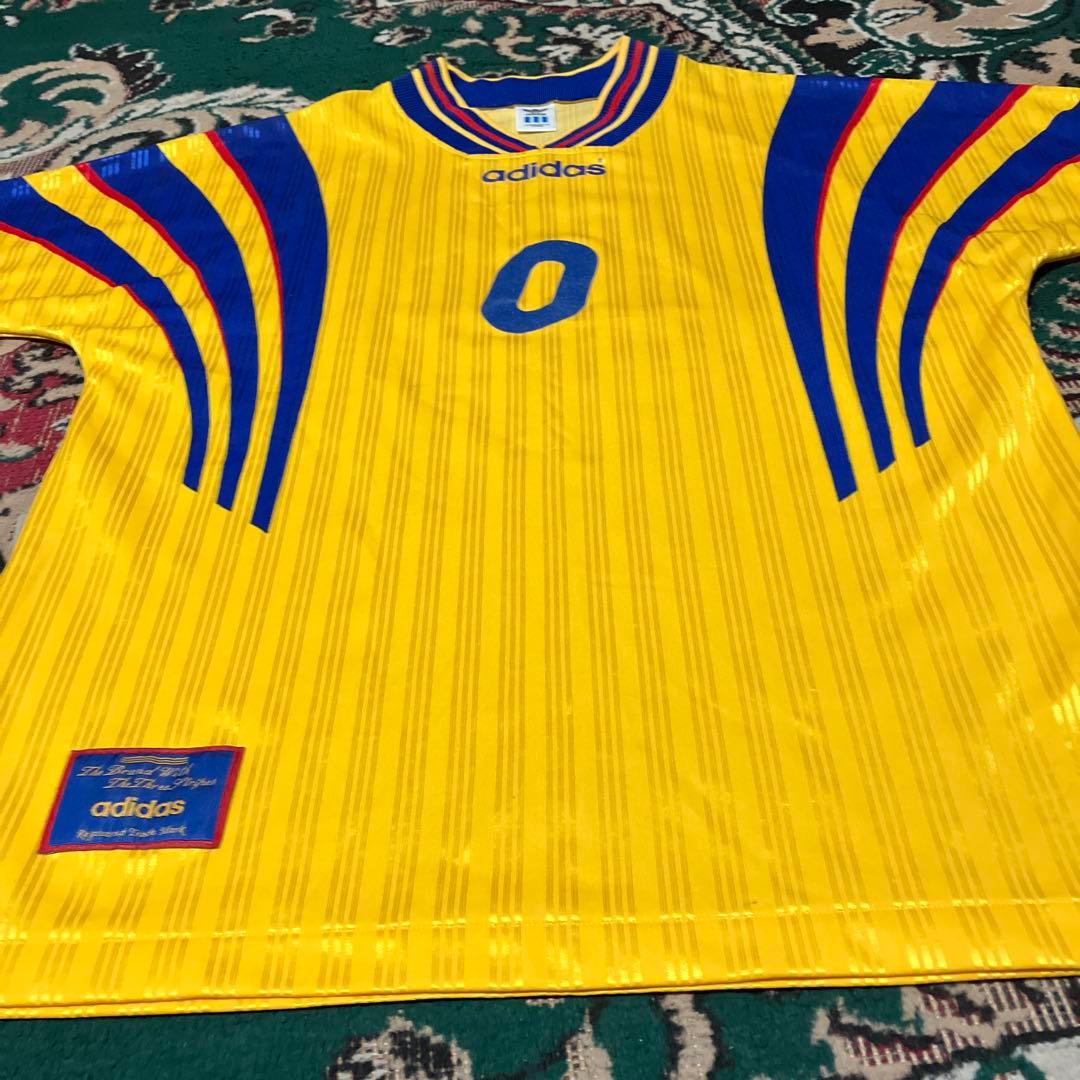デサント製 アディダス　サッカー ゲーム　シャツ　ユニフォーム　XO