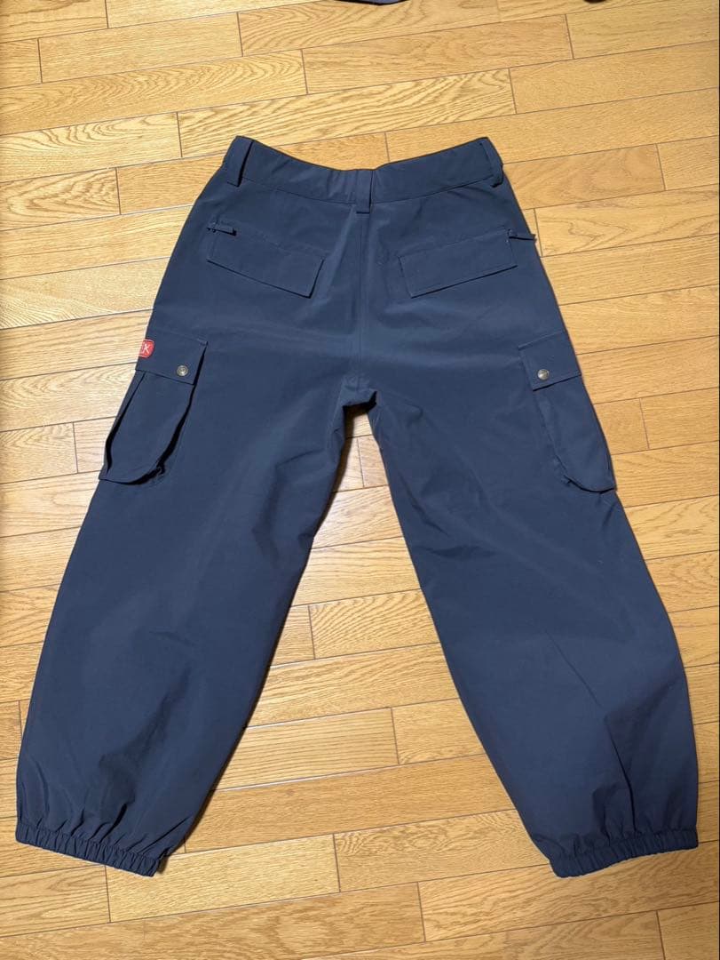 【再値下げ】sizeＭ　國母 和宏 NOMADIK 777ダークグレイ25-26