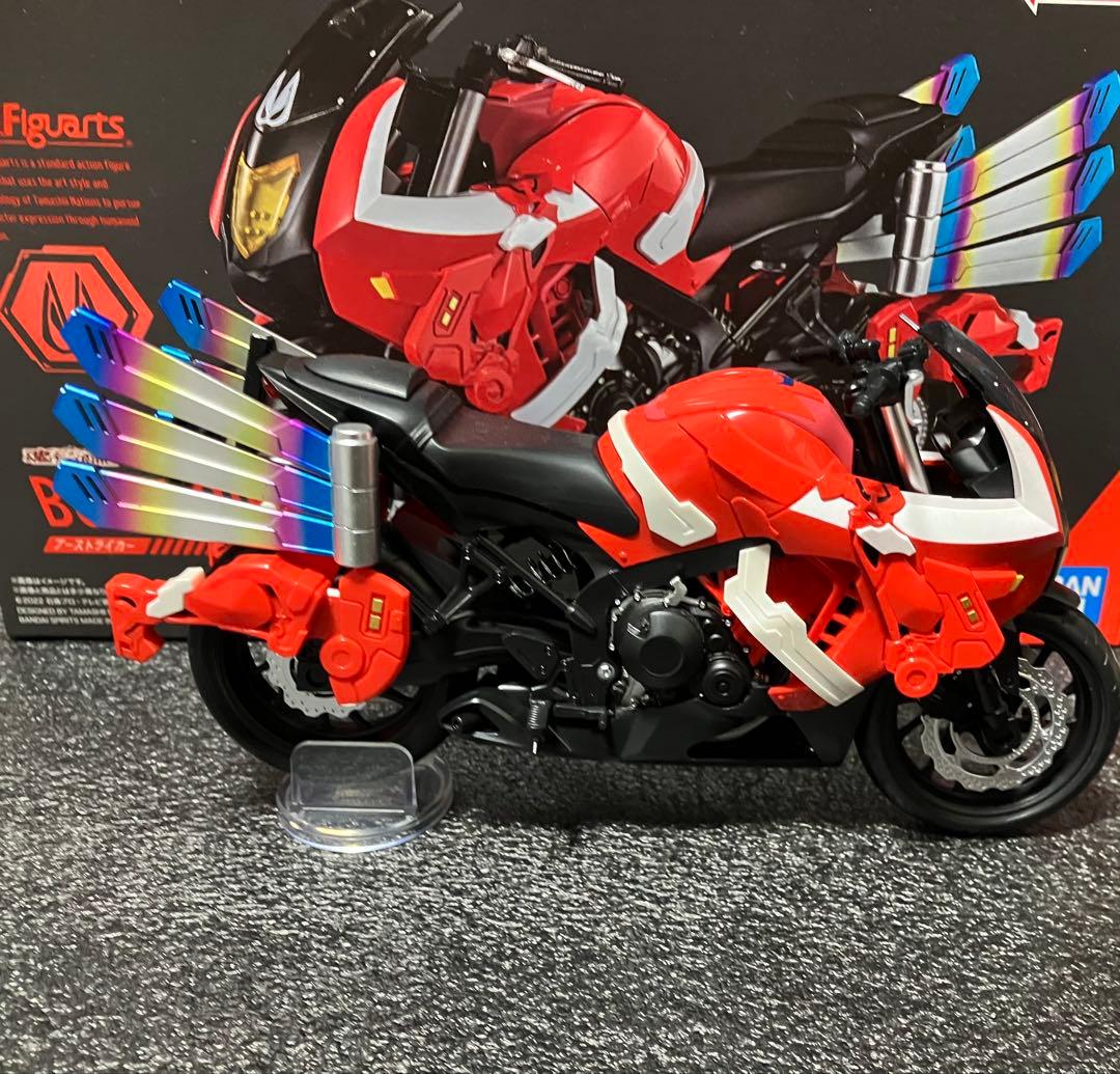 SHフィギュアーツ　ブーストライカー
