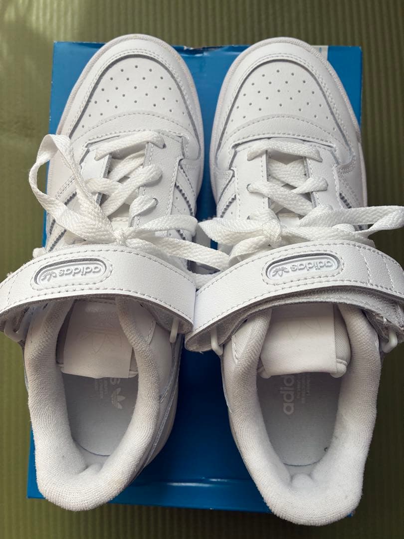 adidas バスケットボールシューズ ホワイト