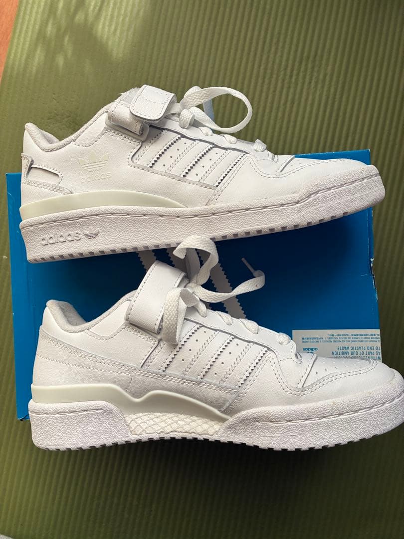 adidas バスケットボールシューズ ホワイト