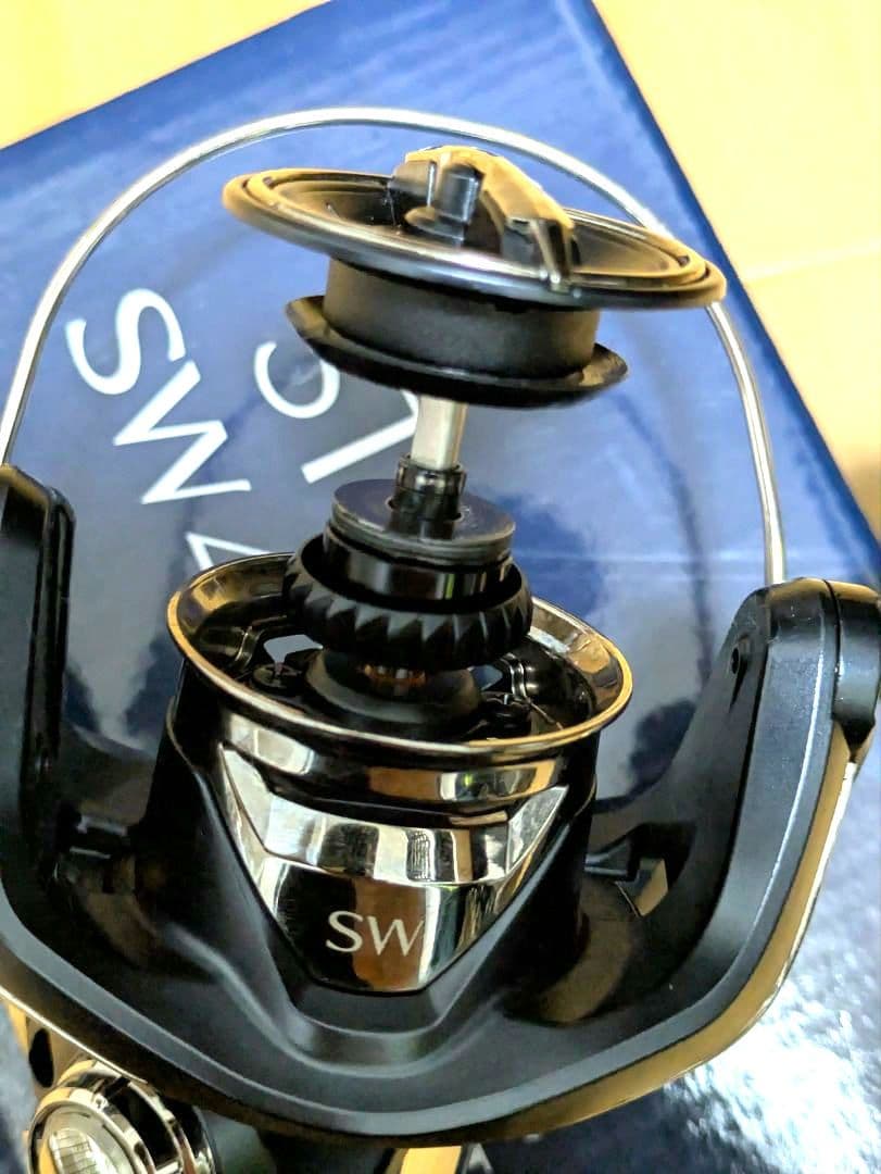 シマノ 20 ストラディックSW 4000HG 本体【新品スプール付き】