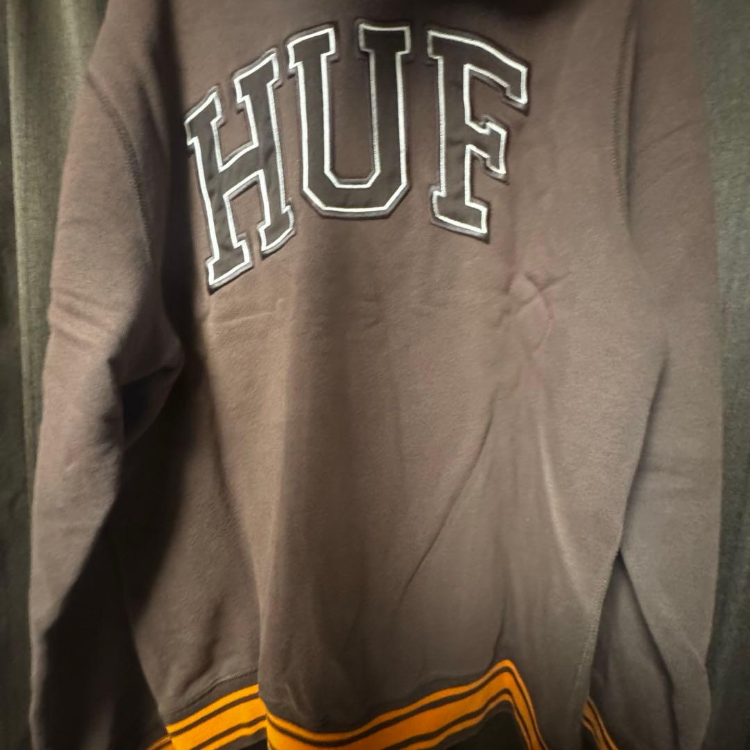 huf ジップパーカー