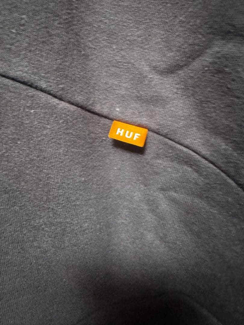 huf ジップパーカー