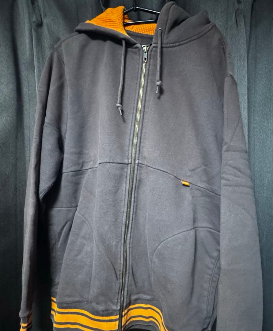 huf ジップパーカー
