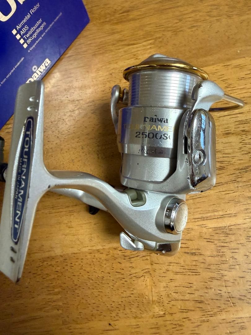 ジャンク　Daiwa Tournament-X 2500SC スピニングリール