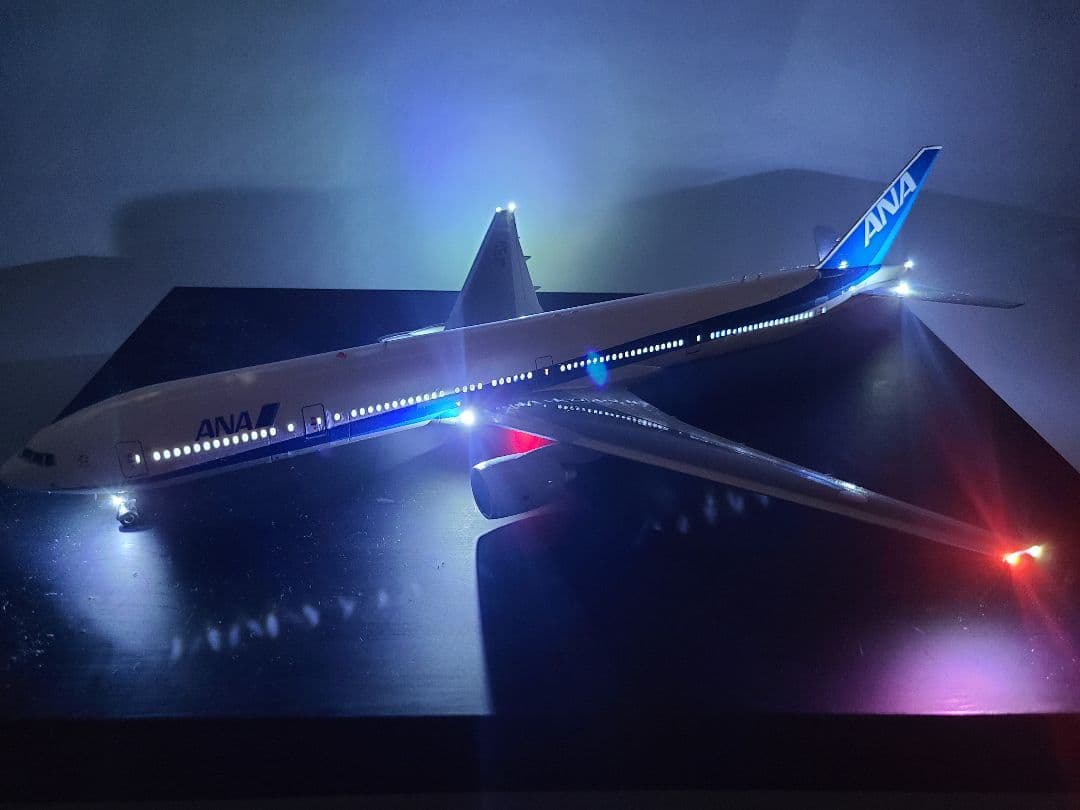 ANA ボーイング 777-300LED仕様 完成品