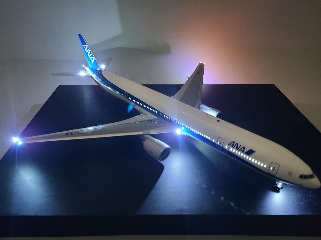 ANA ボーイング 777-300LED仕様 完成品