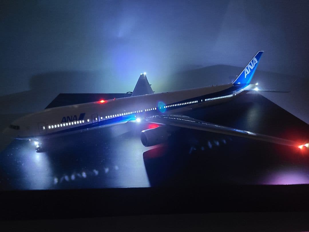 ANA ボーイング 777-300LED仕様 完成品