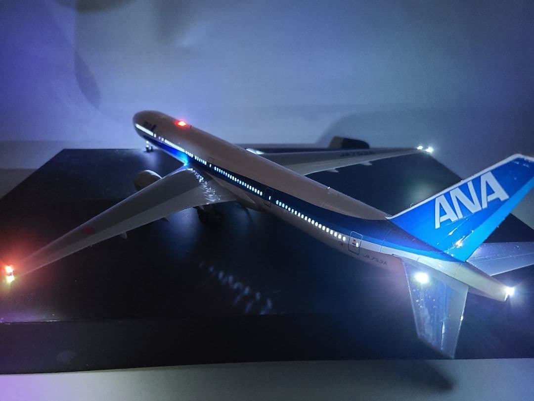 ANA ボーイング 777-300LED仕様 完成品