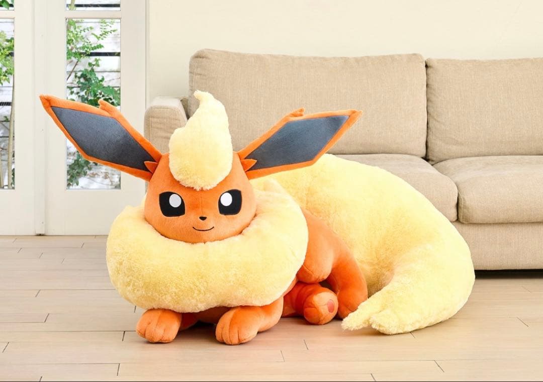 【ポケモンセンター限定ブースター等身大寝そべりぬいぐるみ】