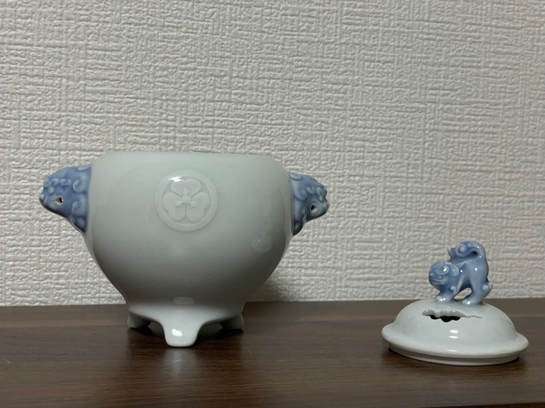 十一代今右衛門 白磁家紋入香炉 獅子摘 共箱付　時代物
