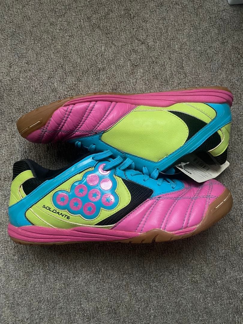svolme SOLIDANTE フットサルシューズ 新品