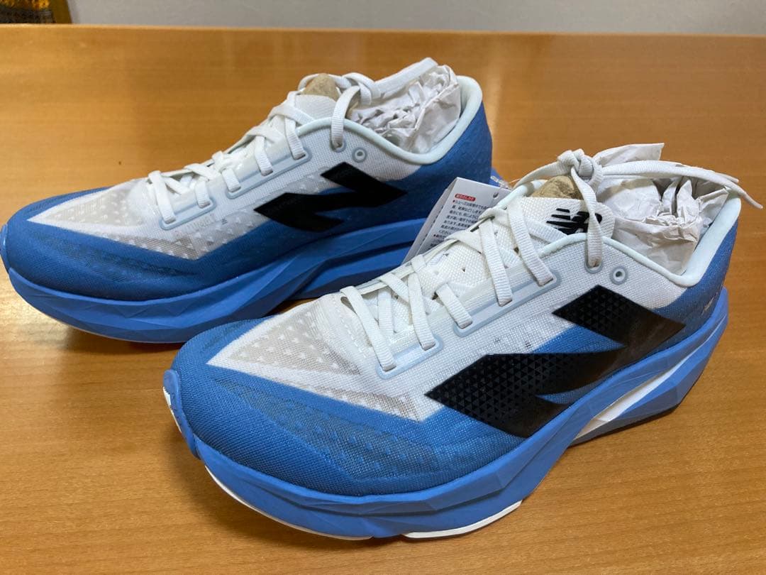【新品】Fuelcell Rebel v4 （29.0cm）