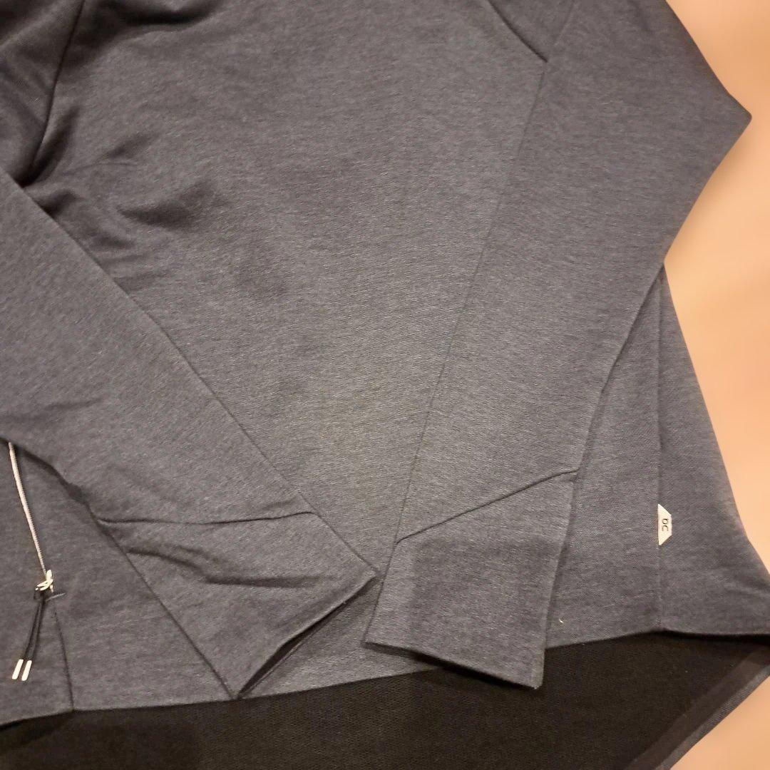 On running ¥29160 XS ネイビー フーディー 　セットアップ