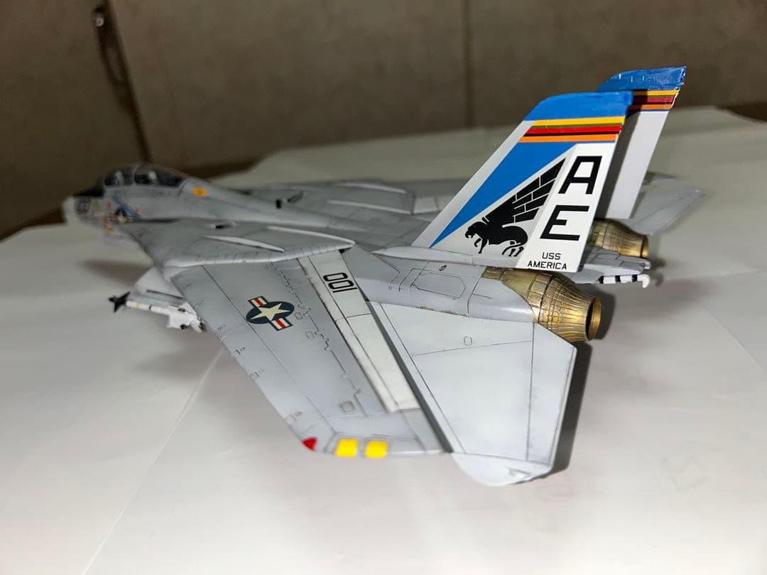 １／48 アメリカ海軍　Ｆ１４　トムキャット　戦闘機　プラモデル　完成品