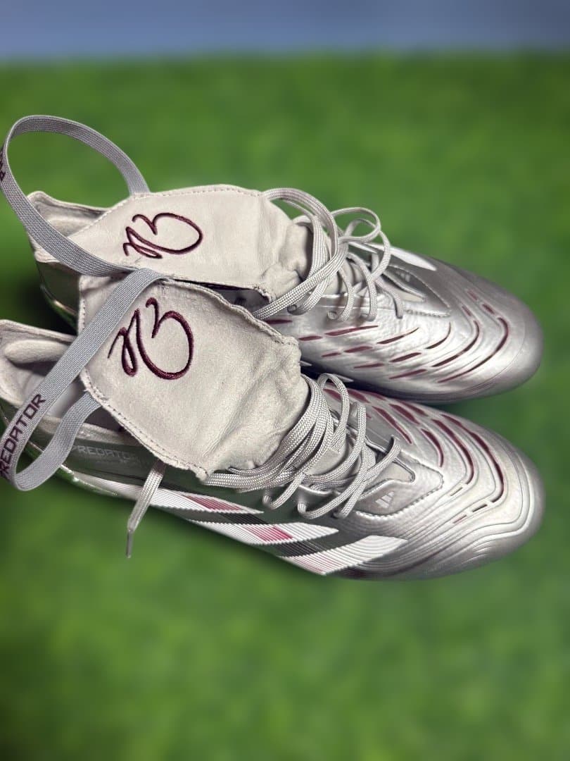 adidas Predator サッカーシューズ シルバー/マルーン
