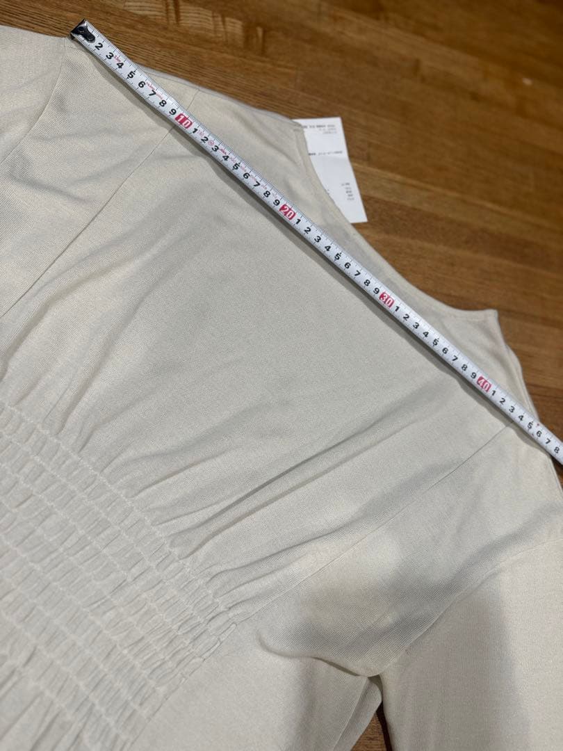 【未使用品】suria ヨガウェア ガブリエラトップ ベージュ FREEサイズ