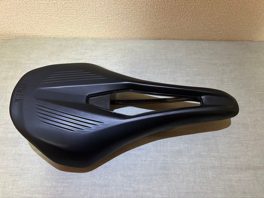 フィジークVENTO ARGO R3 サドル