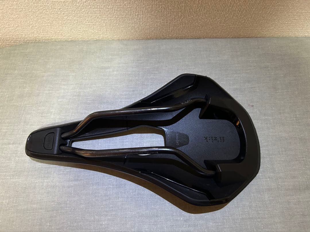フィジークVENTO ARGO R3 サドル