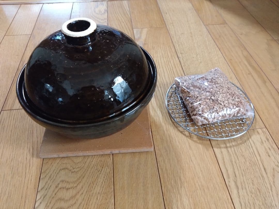 長谷製陶 伊賀焼いぶしぎん（小）チップ付 黒 直径約23cm