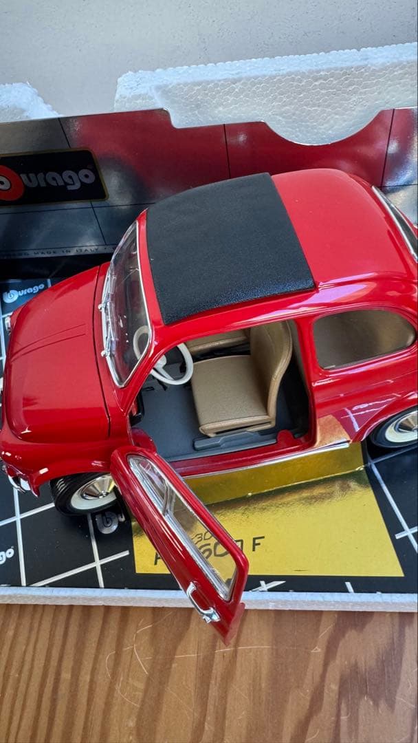ミニカー burago FIAT 500 1/16