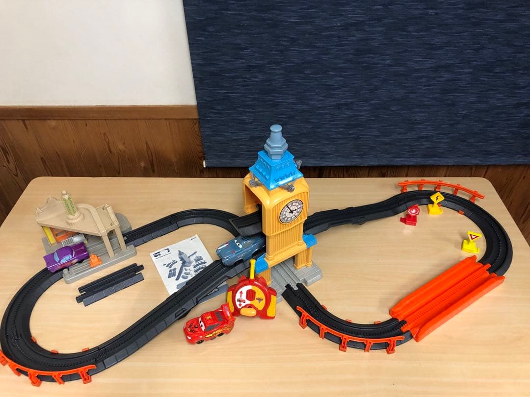 ミニカー Disney Pixar Cars Big Bentley RC set