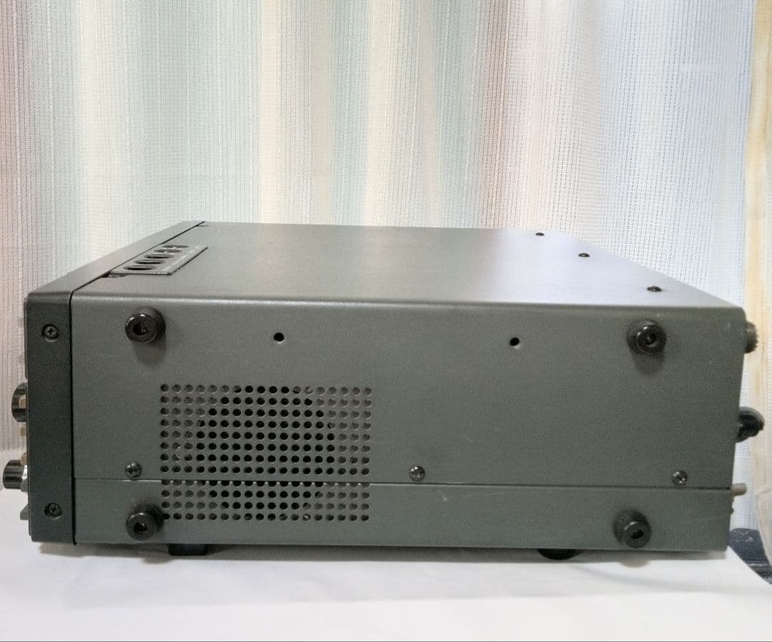 アイコム製　IC-750s HF オールモード トランシーバー