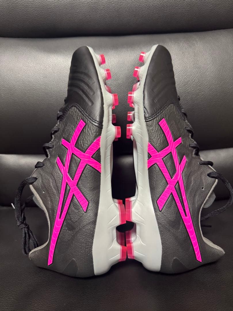 ASICS サッカーシューズ ブラック/ピンク