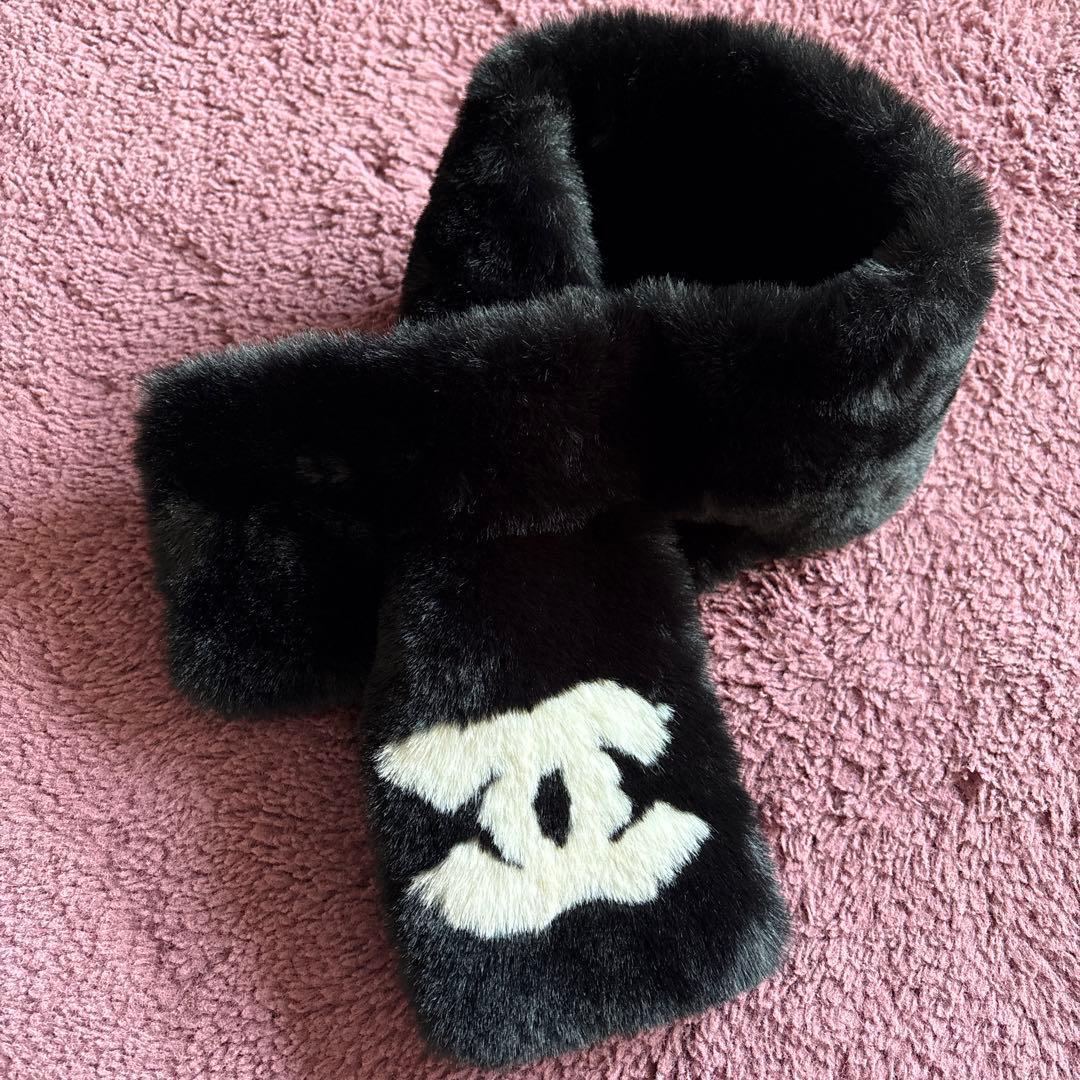 CHANEL ブラックファーマフラー ノベルティギフト