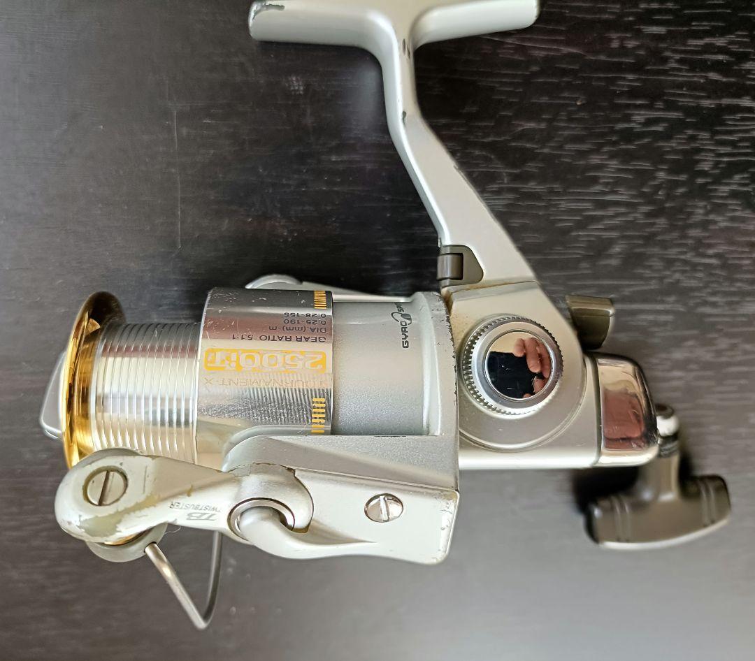 Daiwa ダイワ　トーナメントX 2500iT