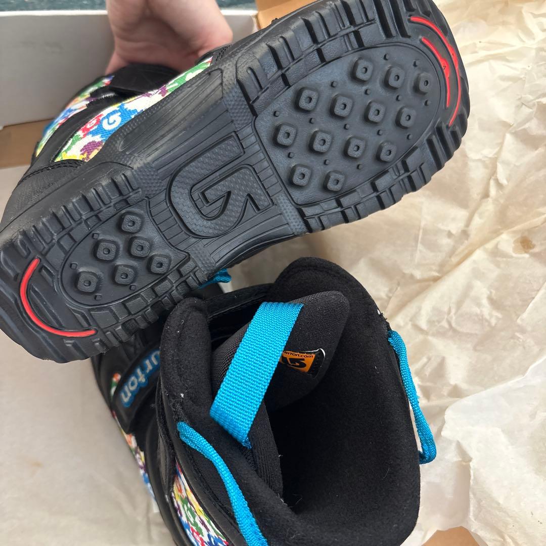 Burtonスノーボードキッズブーツ、ボード