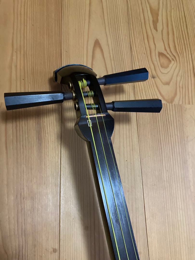 津軽三味線　紅木　綾杉彫　東さわり