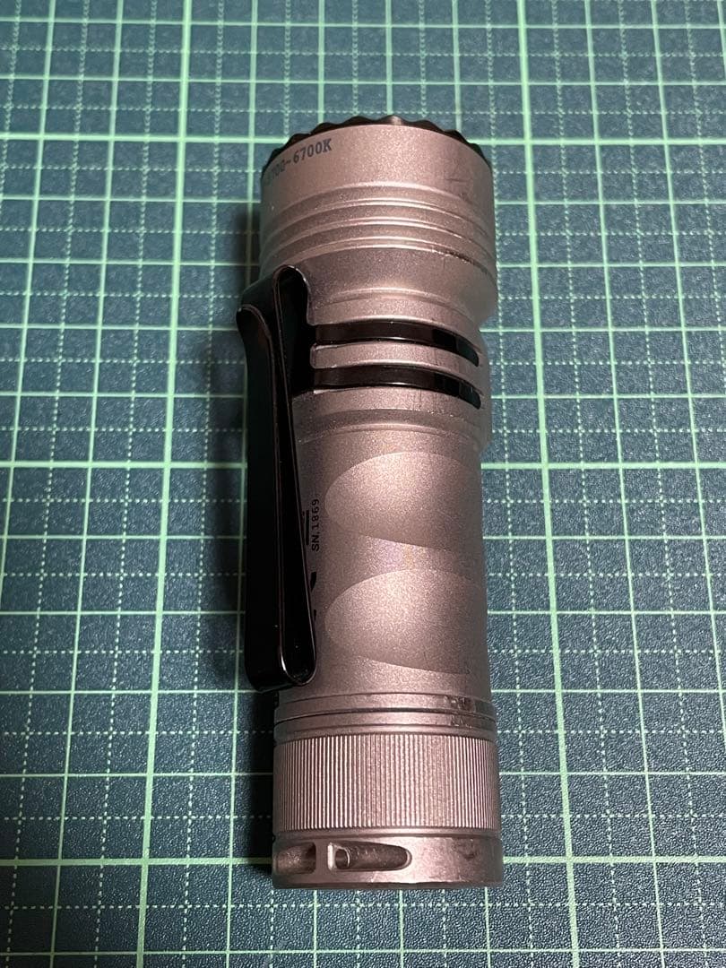 ライト・ランタン Olight Seeker 4 mini Titanium