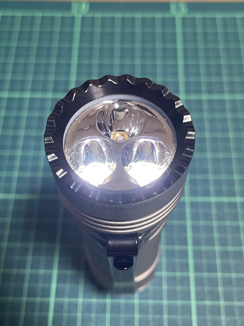 ライト・ランタン Olight Seeker 4 mini Titanium