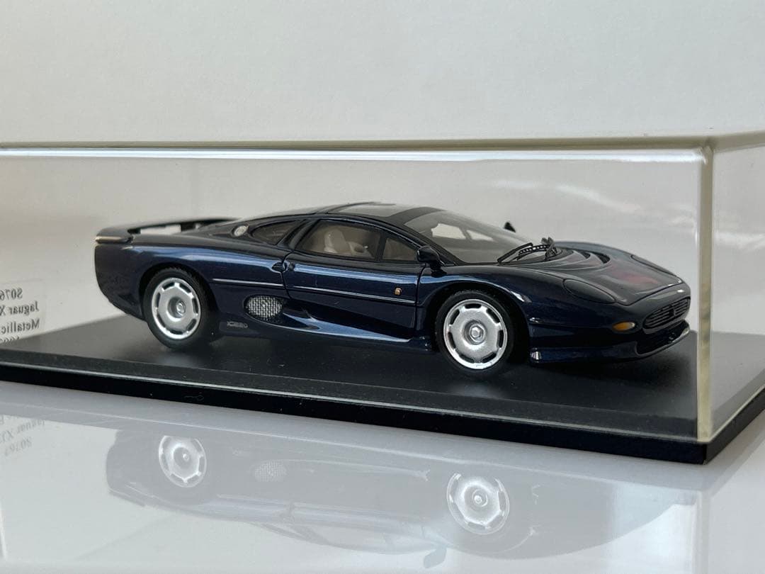 Spark Jaguar XJ220 ミニカー 1/43