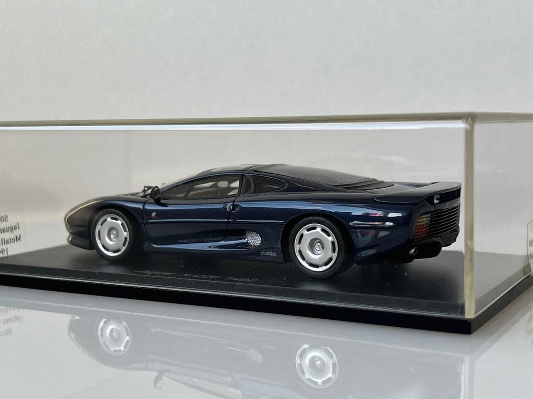 Spark Jaguar XJ220 ミニカー 1/43