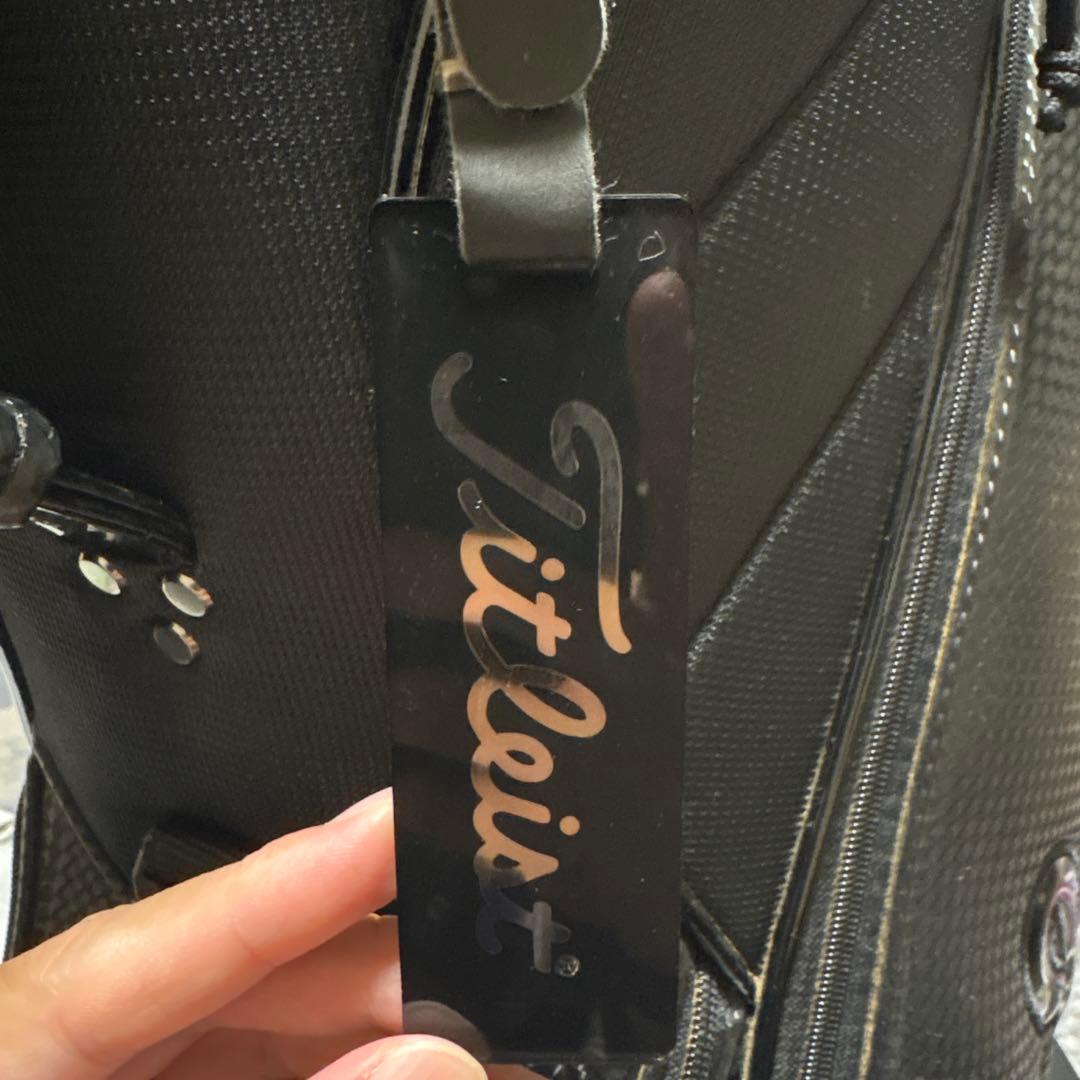 Titleist ゴルフバッグ ブラック　ゴルフボールおまけ付き