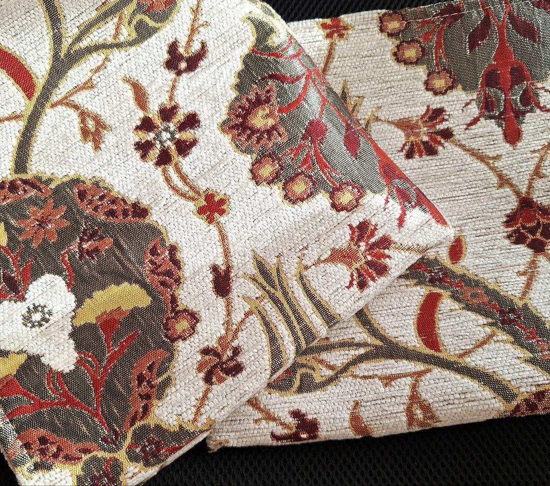 【新品・未使用品】高級花柄刺繍クッションカバー2個セット・海外購入品