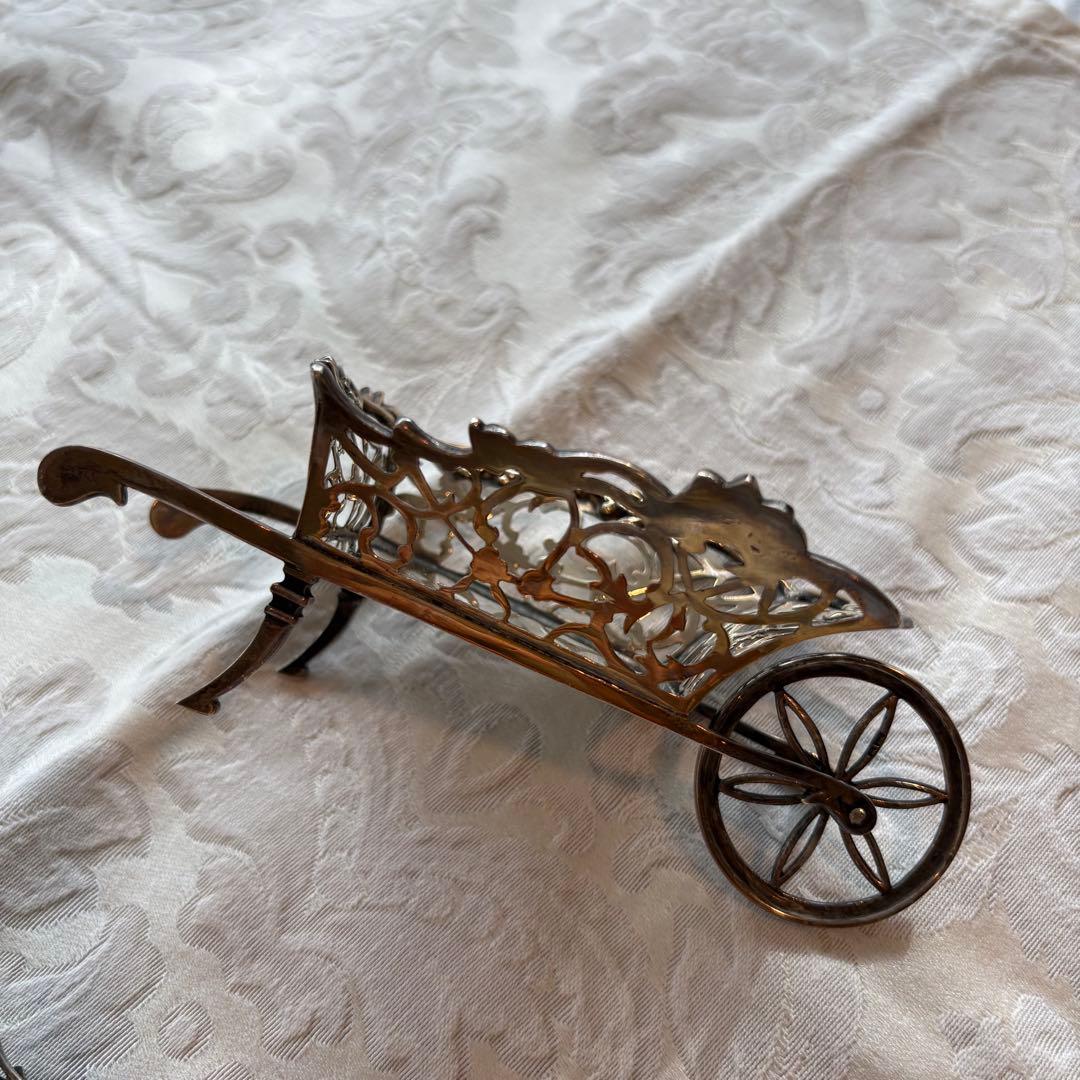 純銀の置物(お菓子入れ)