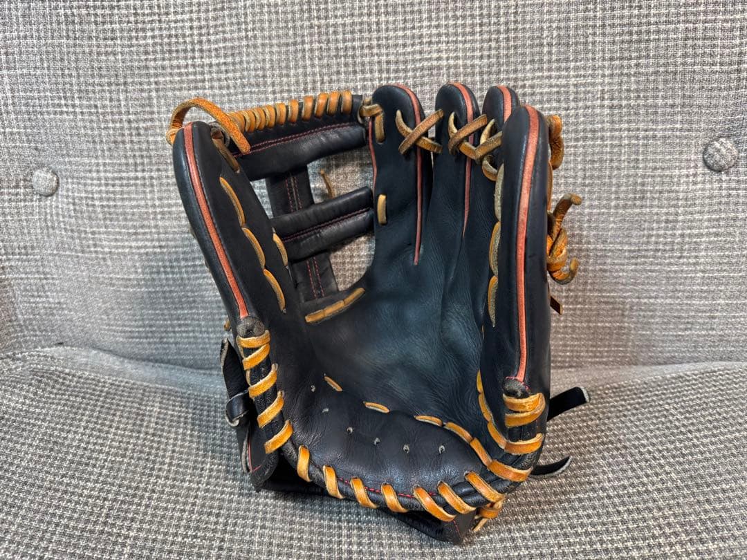 も*郎様 軟式グローブ 内野手用　ブラック×レッド