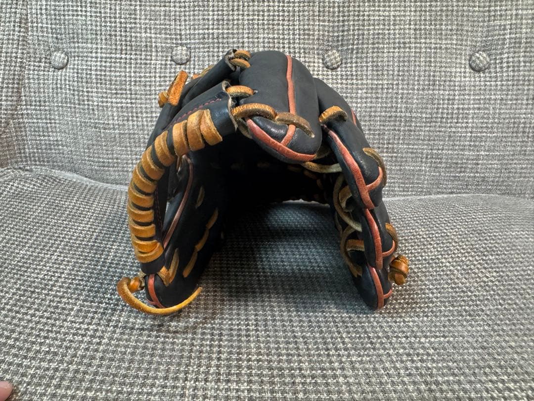 も*郎様 軟式グローブ 内野手用　ブラック×レッド