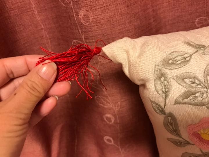 アンティーク 手刺繍 フランス刺繍のクッション ピンク