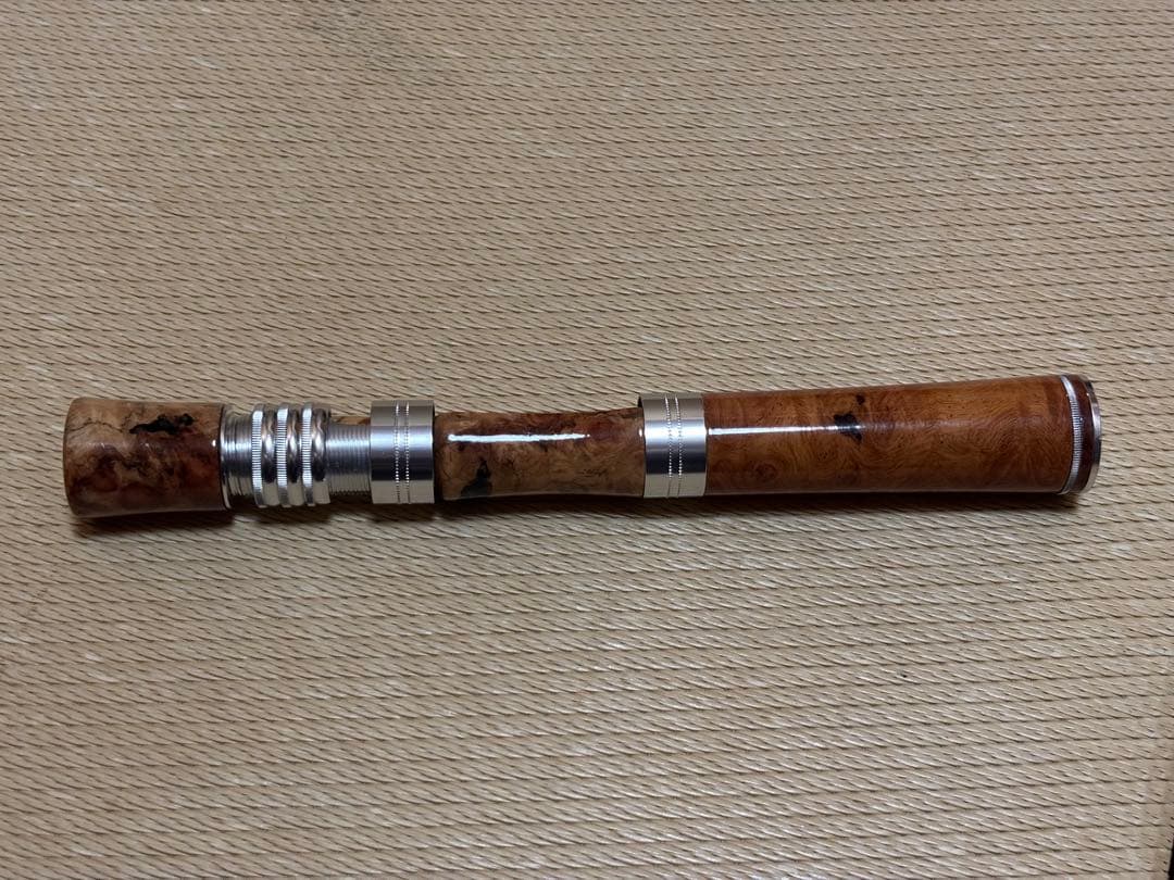 トラウトグリップ 花梨瘤