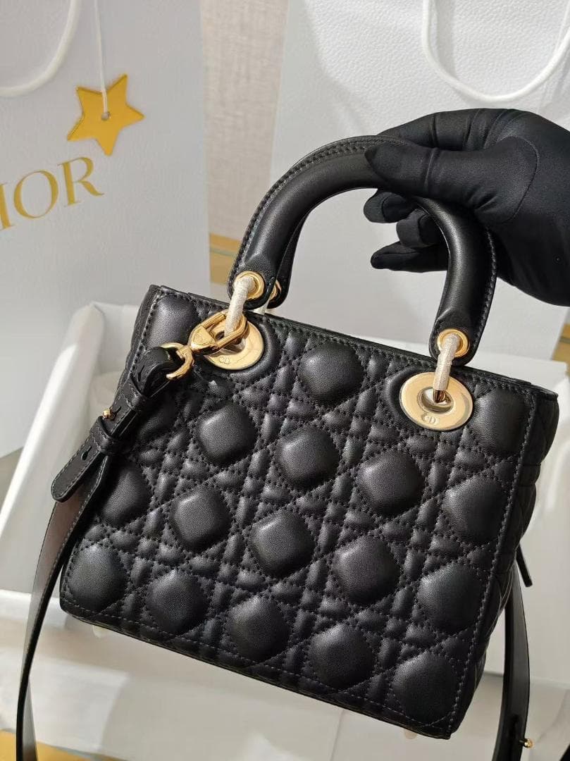 極美品✨ブラック キルティングバッグ