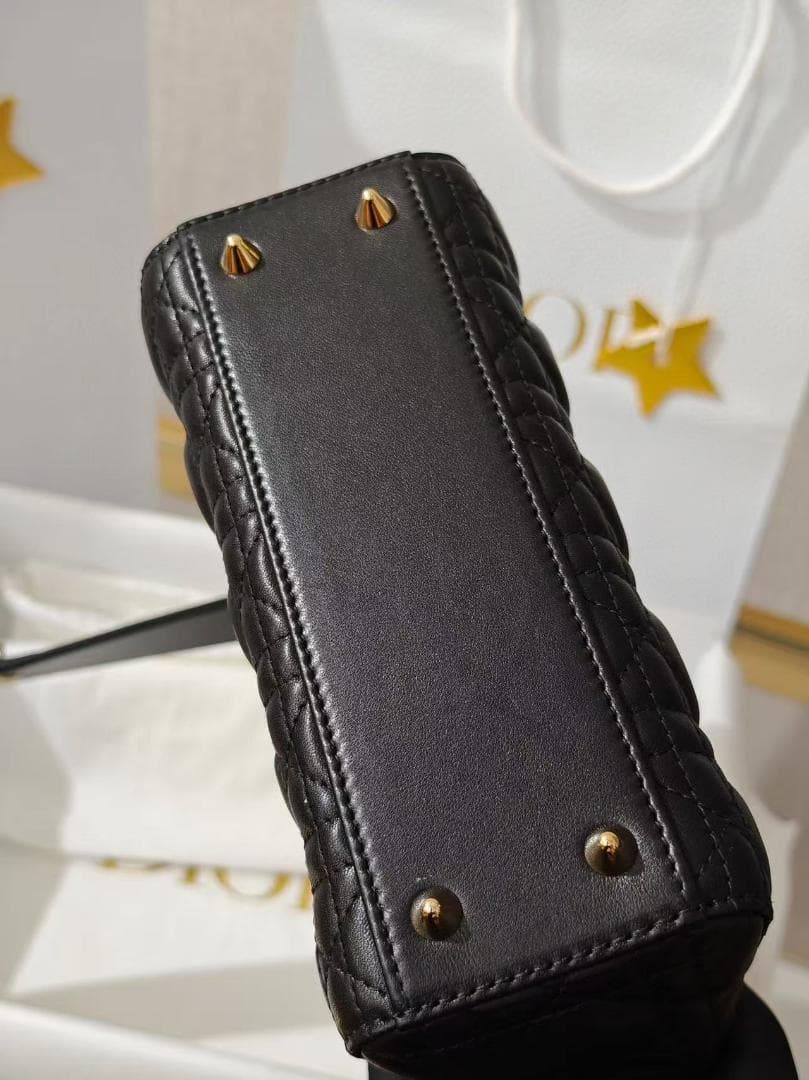 極美品✨ブラック キルティングバッグ
