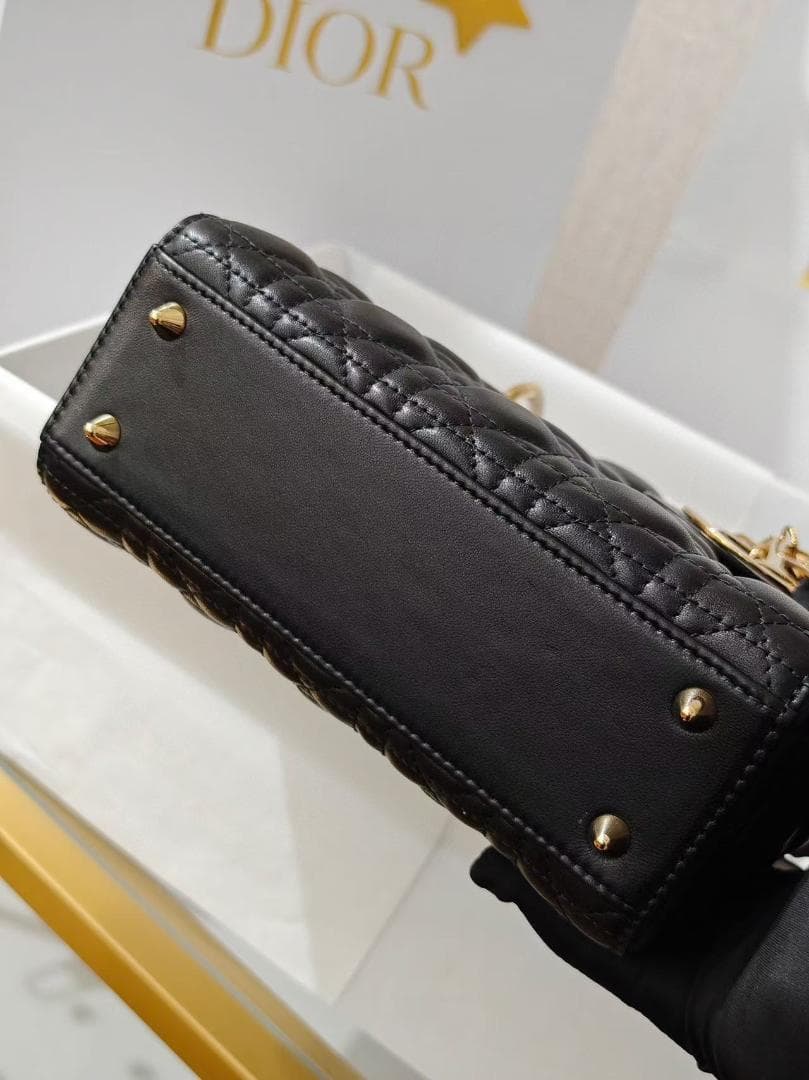 極美品✨ブラック キルティングバッグ