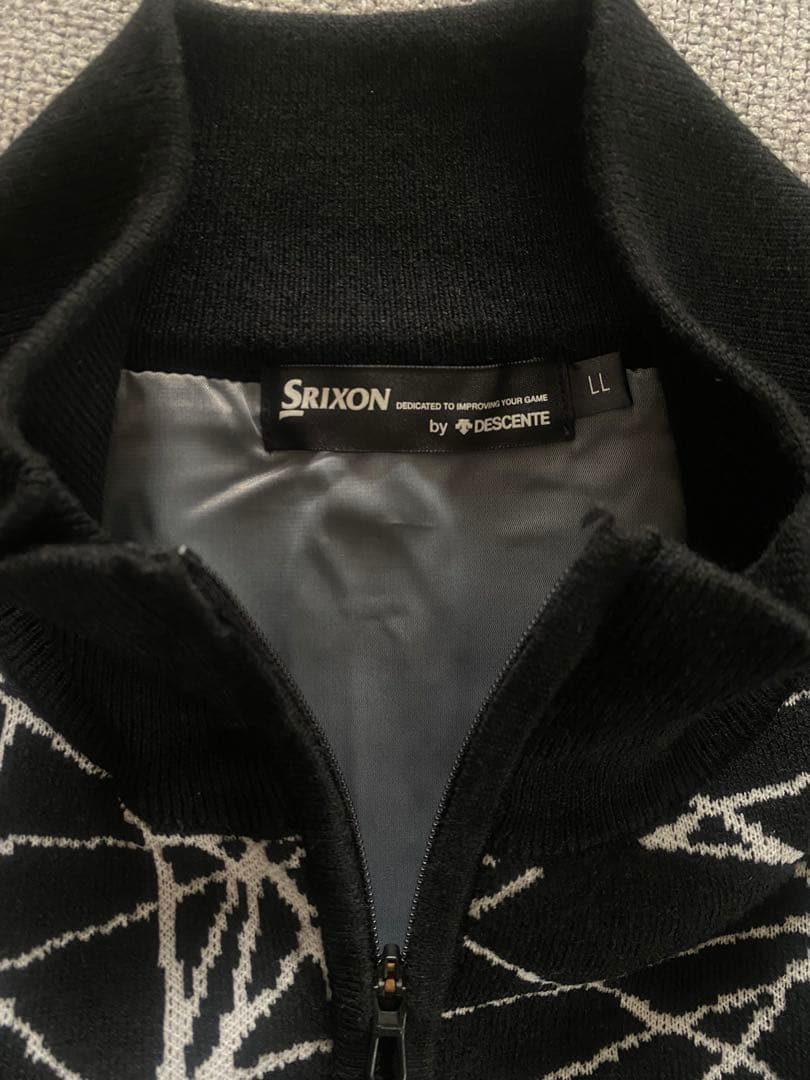 新品未使用　スリクソン SRIXON セーター フルジップ 蓄熱保温裏地　LL