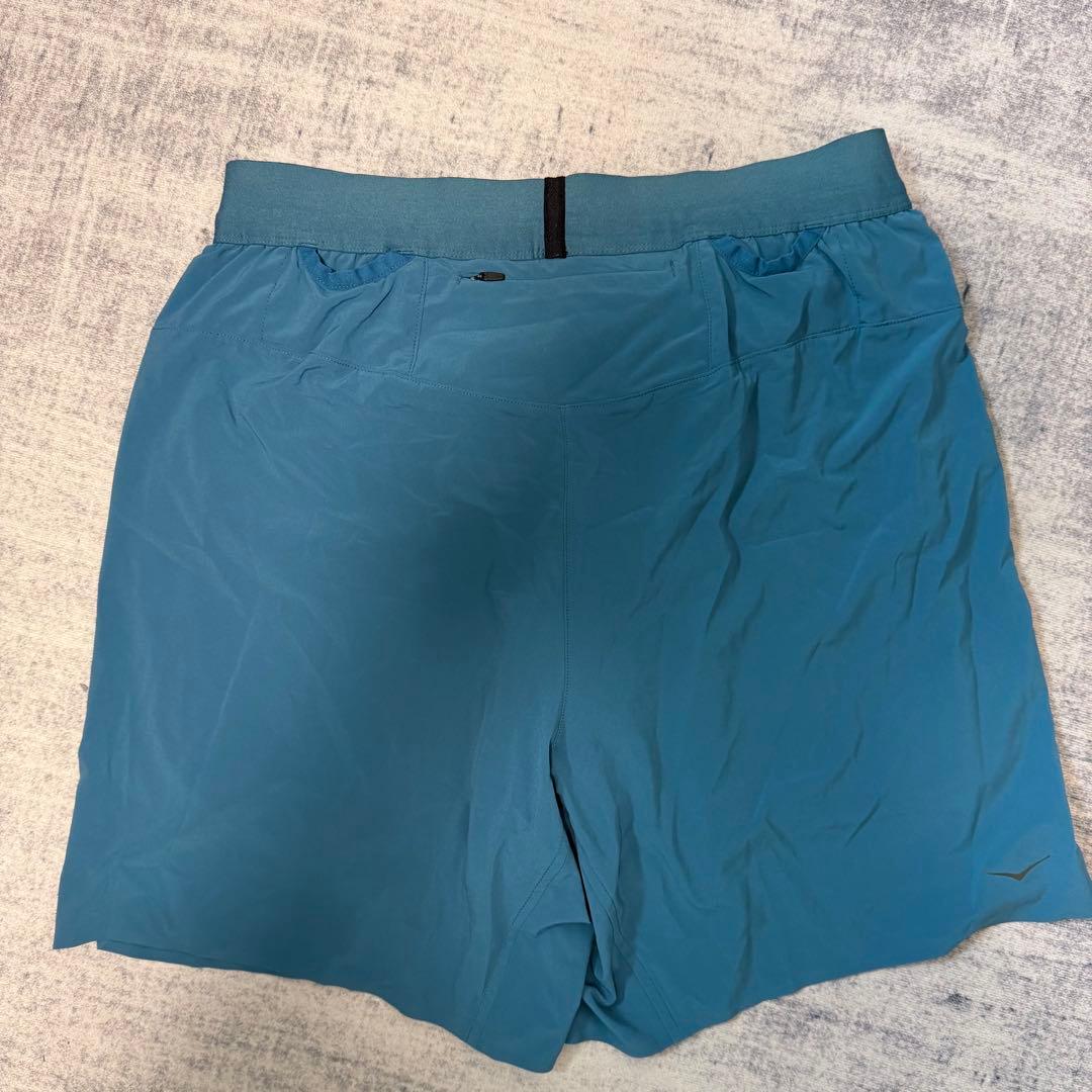 HOKA ランニングショーツ Mサイズ 青　新品